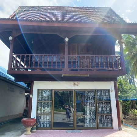 Reindeer House Wat Chedi Hotel Сичон Екстериор снимка