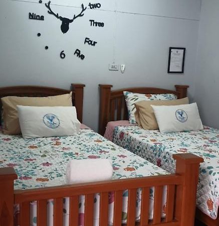 Reindeer House Wat Chedi Hotel Сичон Екстериор снимка
