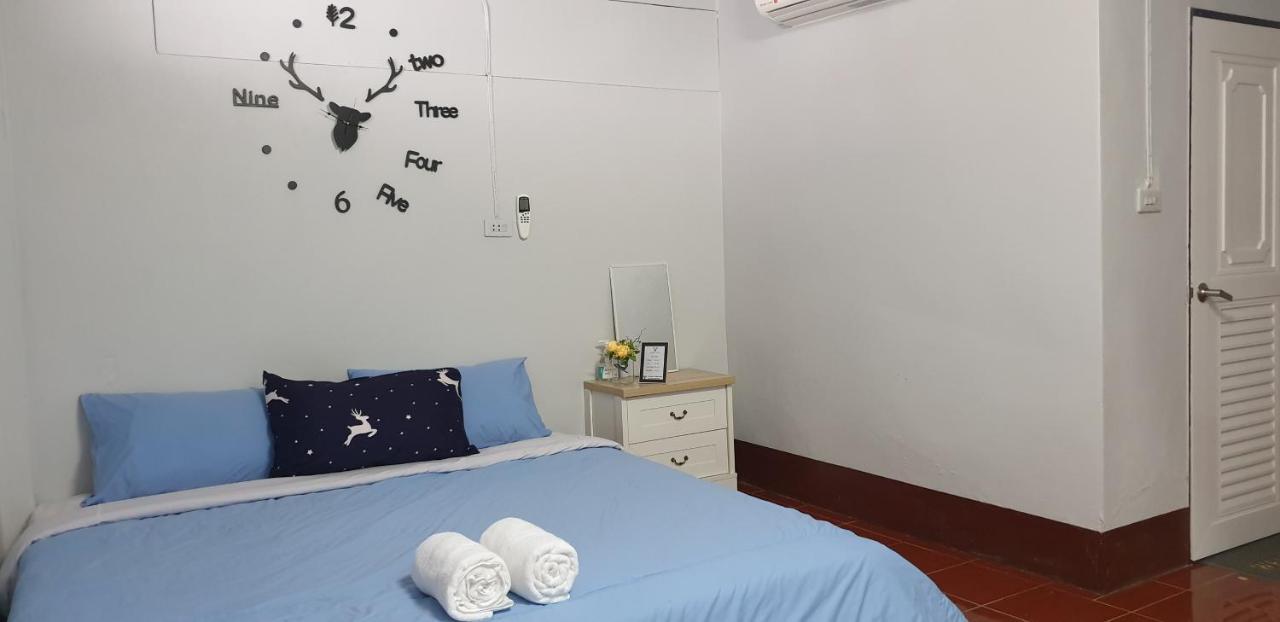 Reindeer House Wat Chedi Hotel Сичон Екстериор снимка