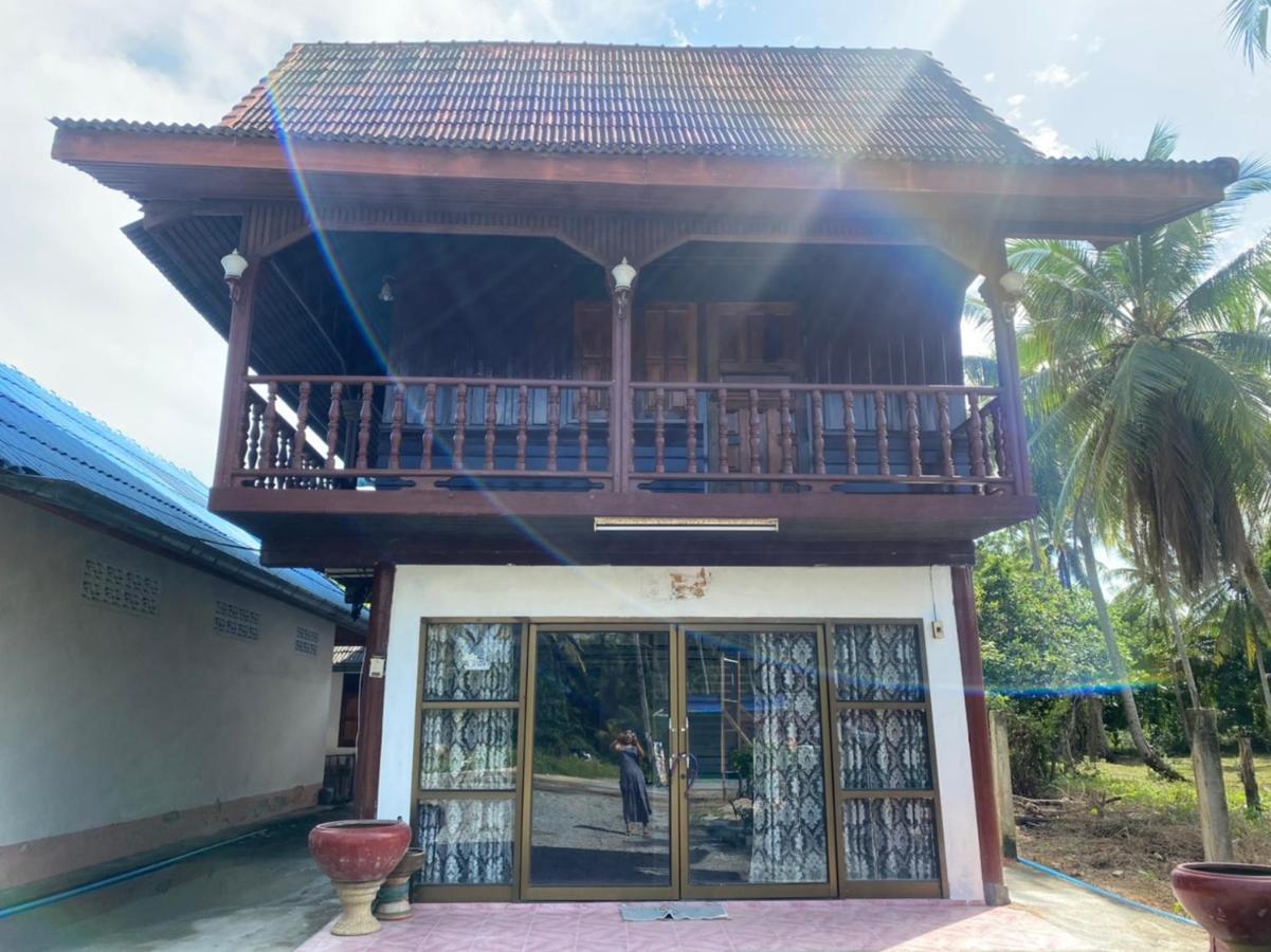 Reindeer House Wat Chedi Hotel Сичон Екстериор снимка